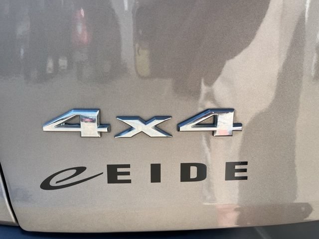 Used 2016 Jeep Cherokee Latitude w/ Cold Weather Group AWD/4WD image 30
