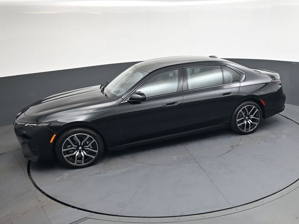 Used 2025 BMW 760i xDrive w/ Luxury Rear Seating Package AWD/4WD image 23