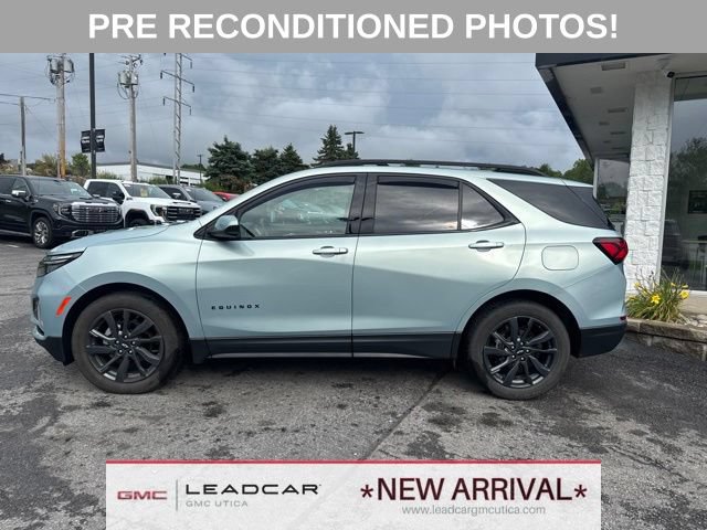 Used 2022 Chevrolet Equinox RS AWD/4WD image 2