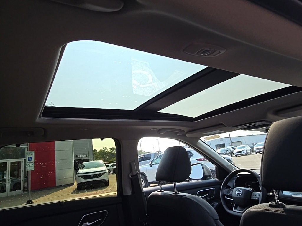 New 2026 Nissan Rogue Platinum w/ Platinum Premium Package image 36