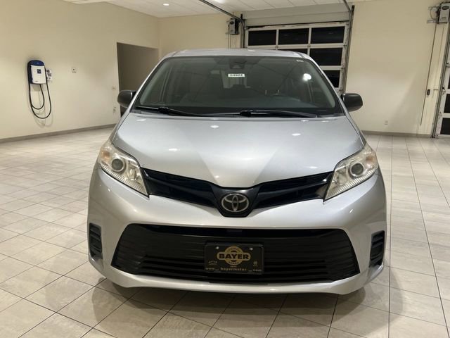 Used 2020 Toyota Sienna L image 8