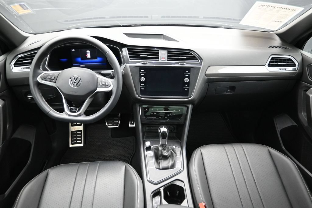 Used 2023 Volkswagen Tiguan SE R-Line FWD image 15