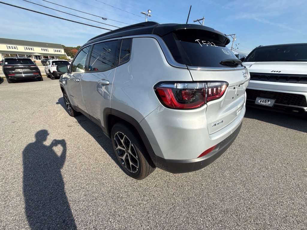 New 2026 Jeep Compass Limited AWD/4WD image 3