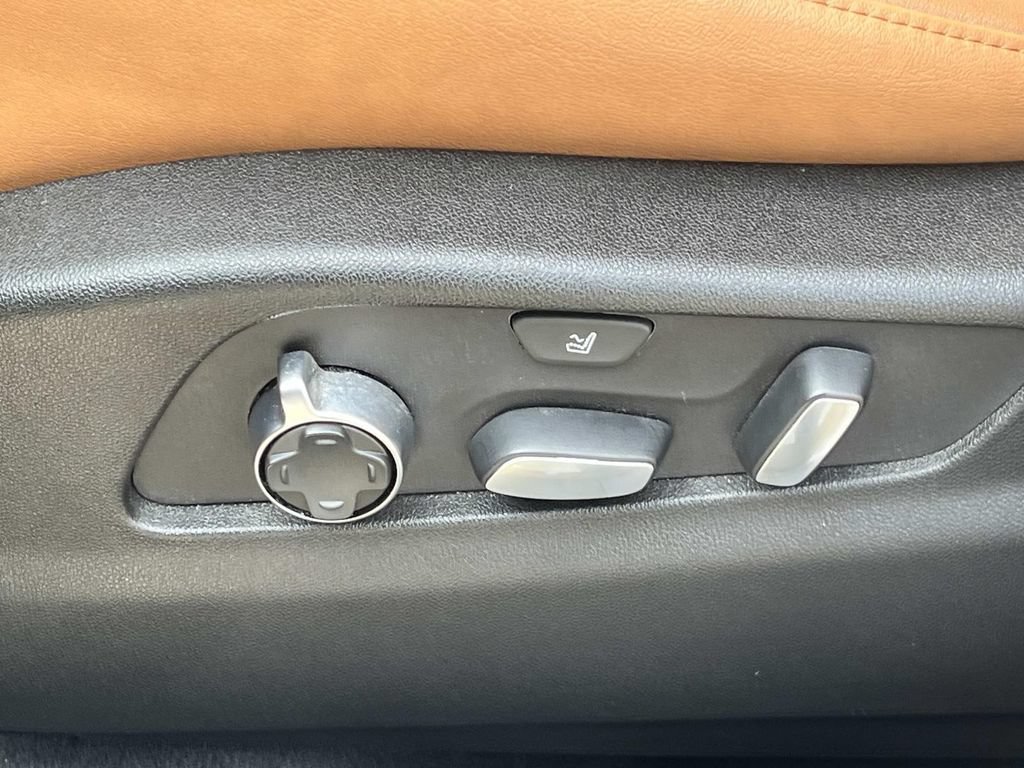 Used 2021 Cadillac XT4 Premium Luxury FWD image 33