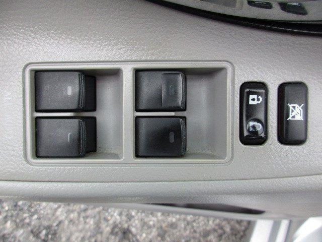 Used 2010 Toyota Camry LE FWD image 16
