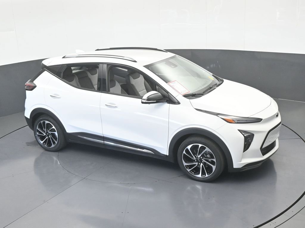 Used 2023 Chevrolet Bolt EUV Premier image 65