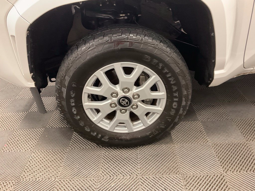 Used 2025 Toyota Tacoma SR5 AWD/4WD image 13