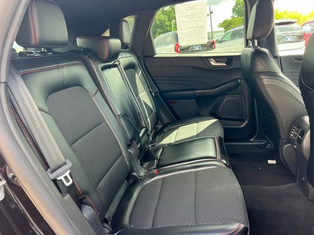 Used 2025 Ford Escape ST-Line Select AWD/4WD image 25