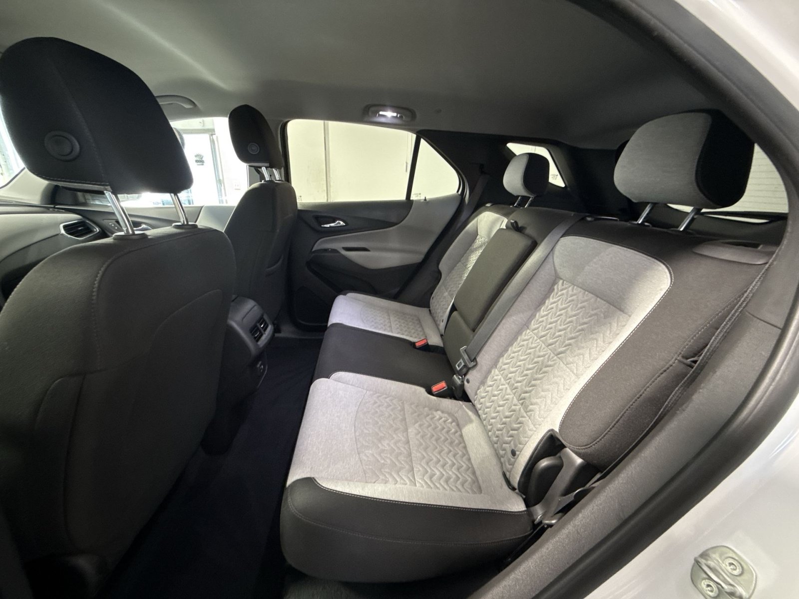 Used 2023 Chevrolet Equinox LS w/ LS Convenience Package FWD image 25