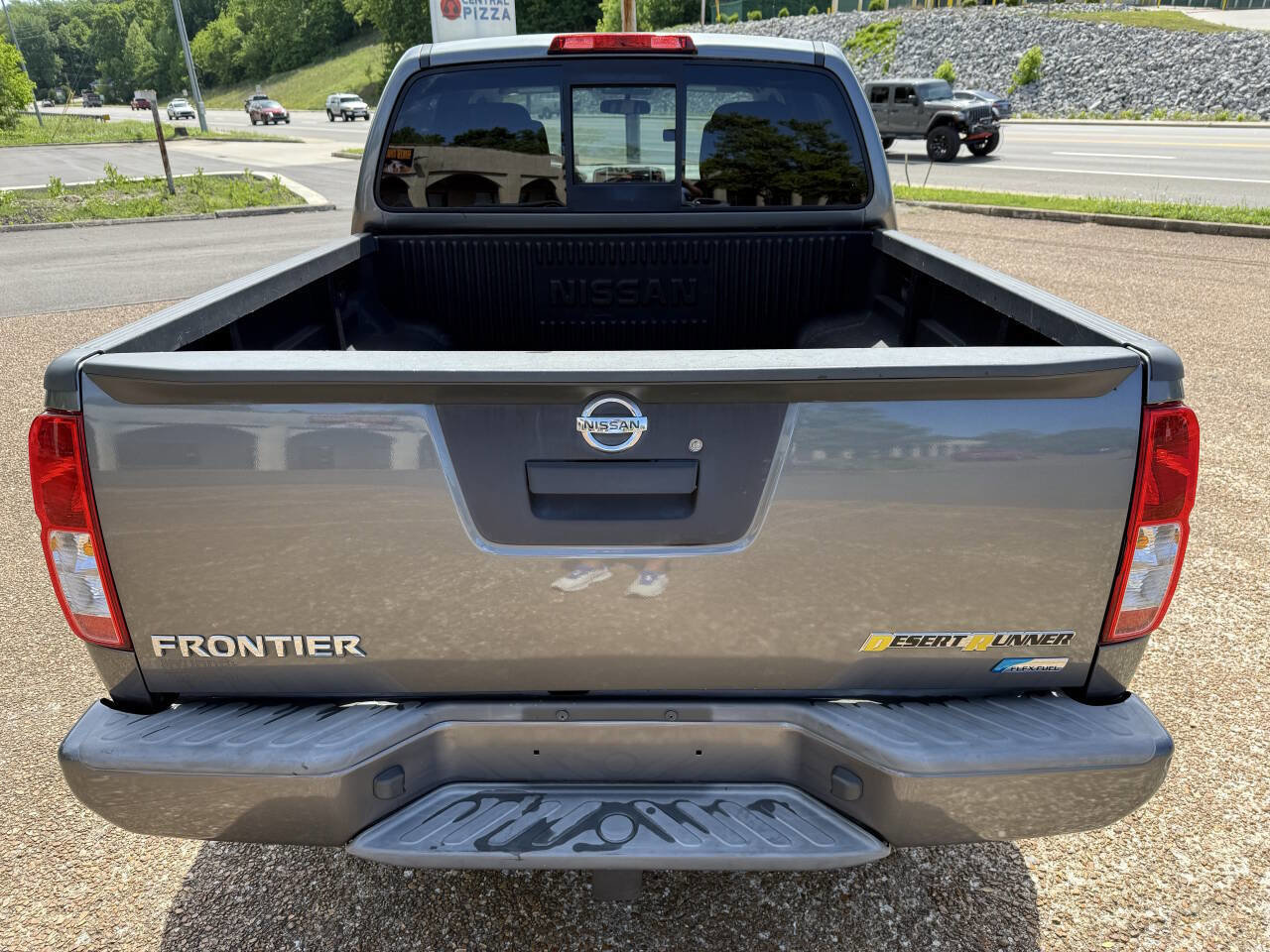 Used 2017 Nissan Frontier Desert Runner RWD image 6