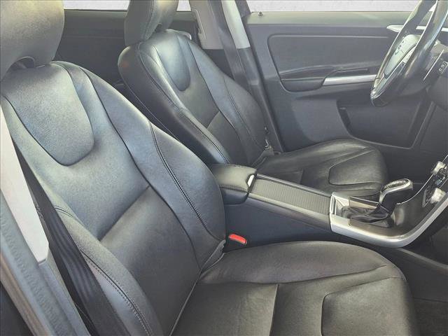 Used 2015 Volvo XC60 T6 image 21