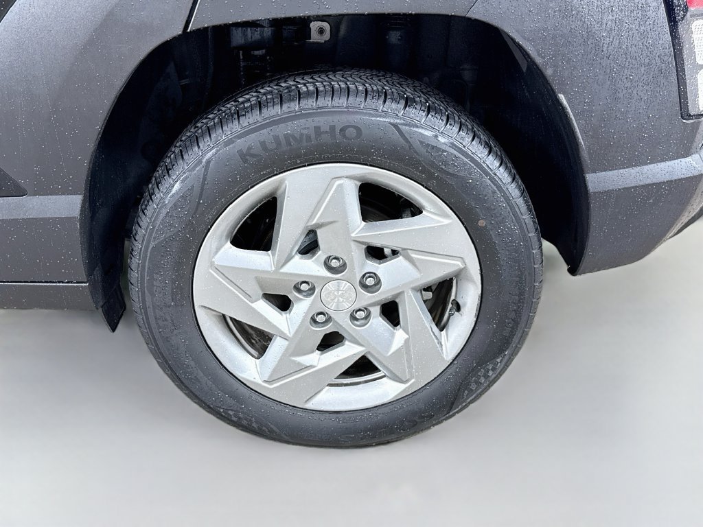 Used 2024 Hyundai Kona SE AWD/4WD image 28