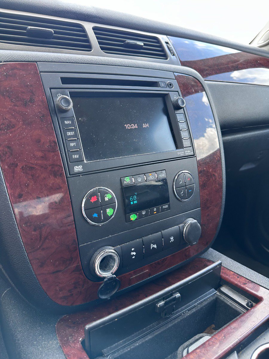 Used 2010 Chevrolet Tahoe LTZ RWD image 29