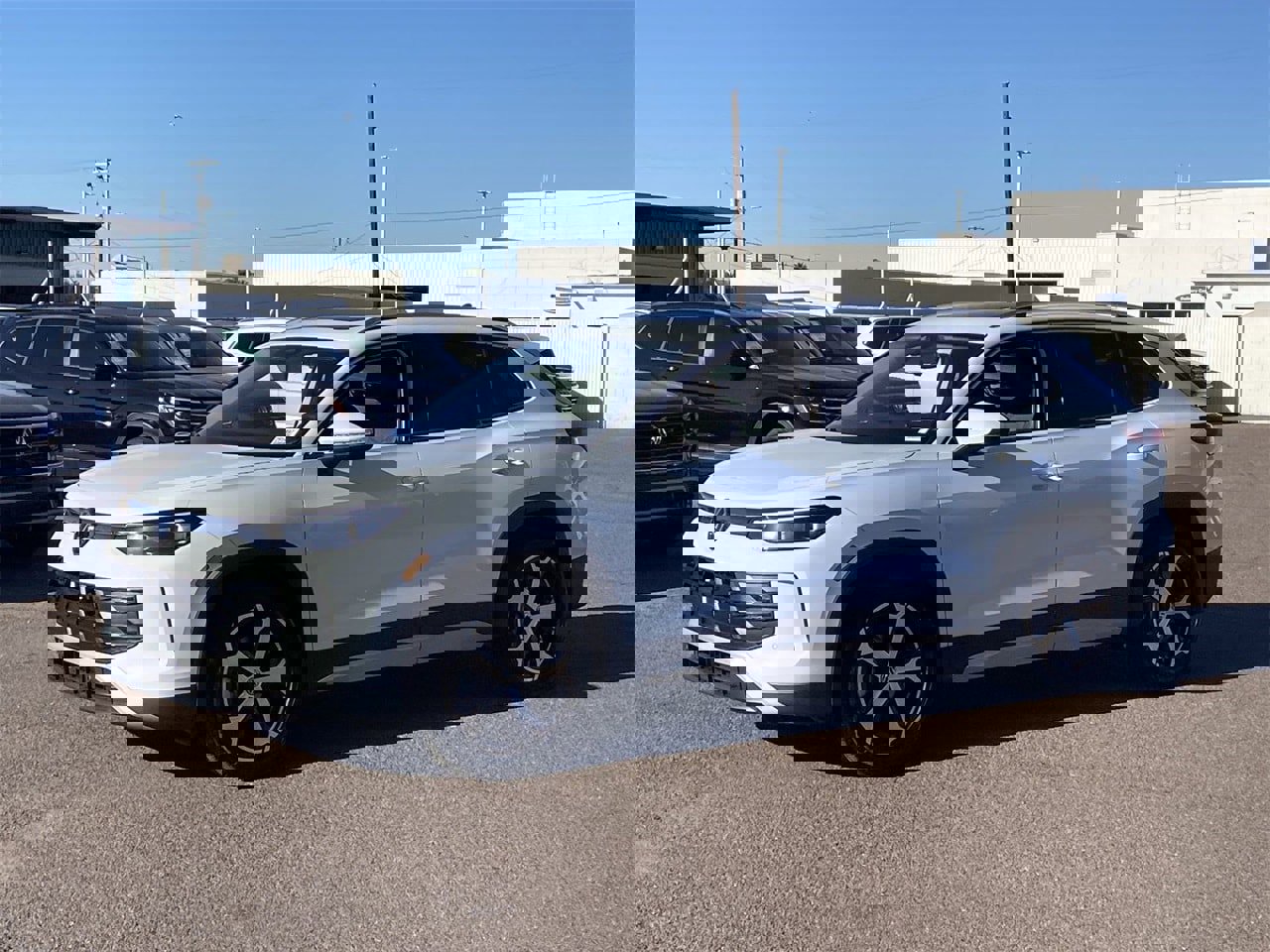 New 2025 Volkswagen Tiguan SE image 3