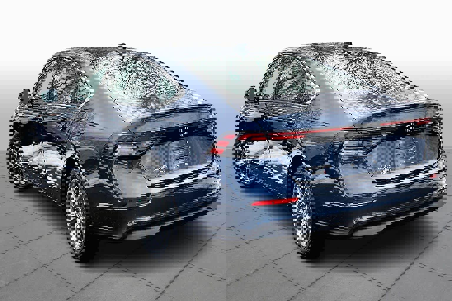 Used 2024 Honda Accord EX image 11