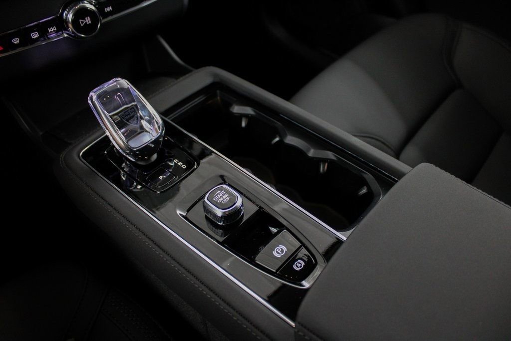 New 2025 Volvo XC90 T8 Plus w/ Protection Package Premier image 23