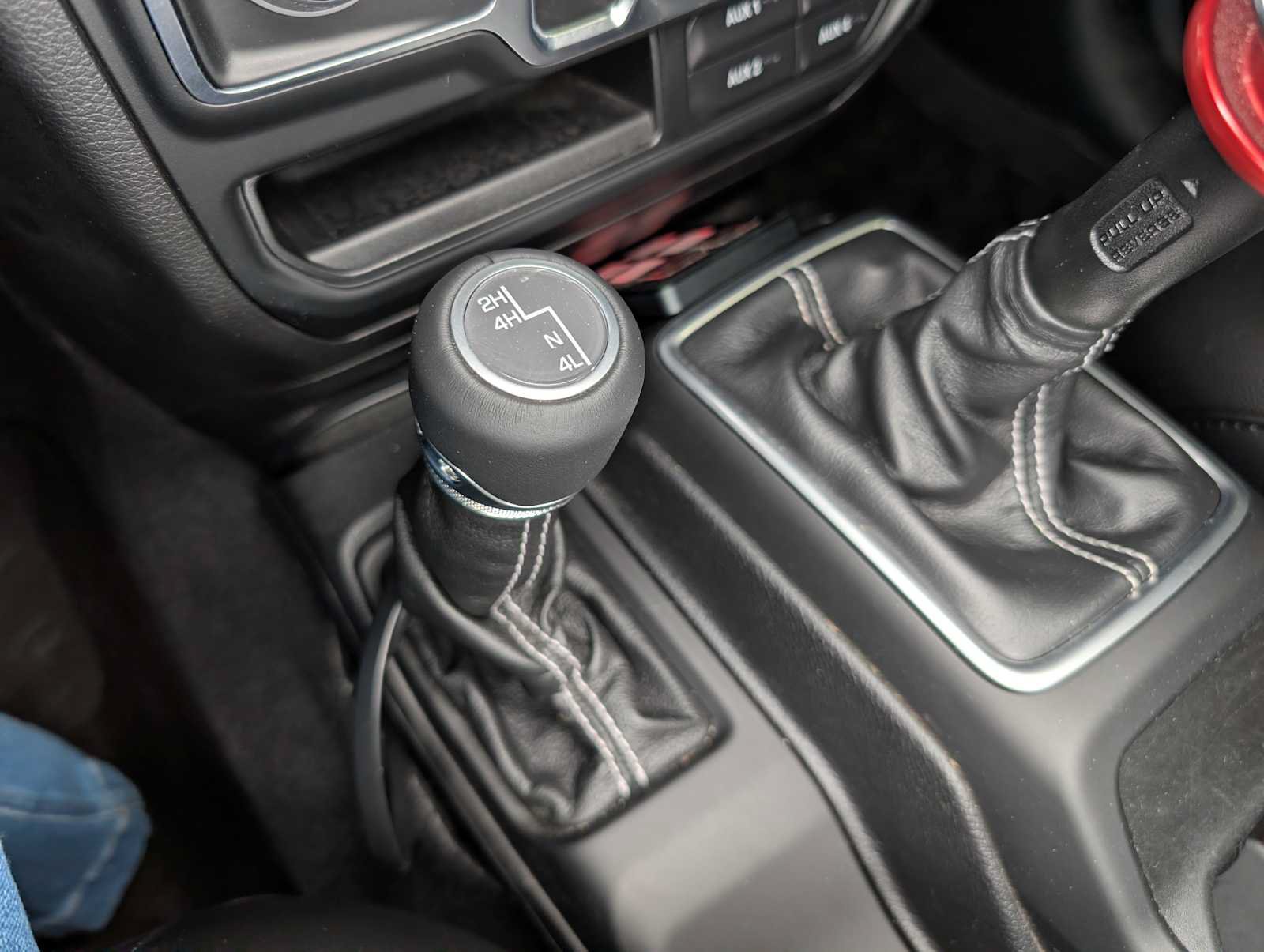 Used 2019 Jeep Wrangler Unlimited Sahara AWD/4WD image 34