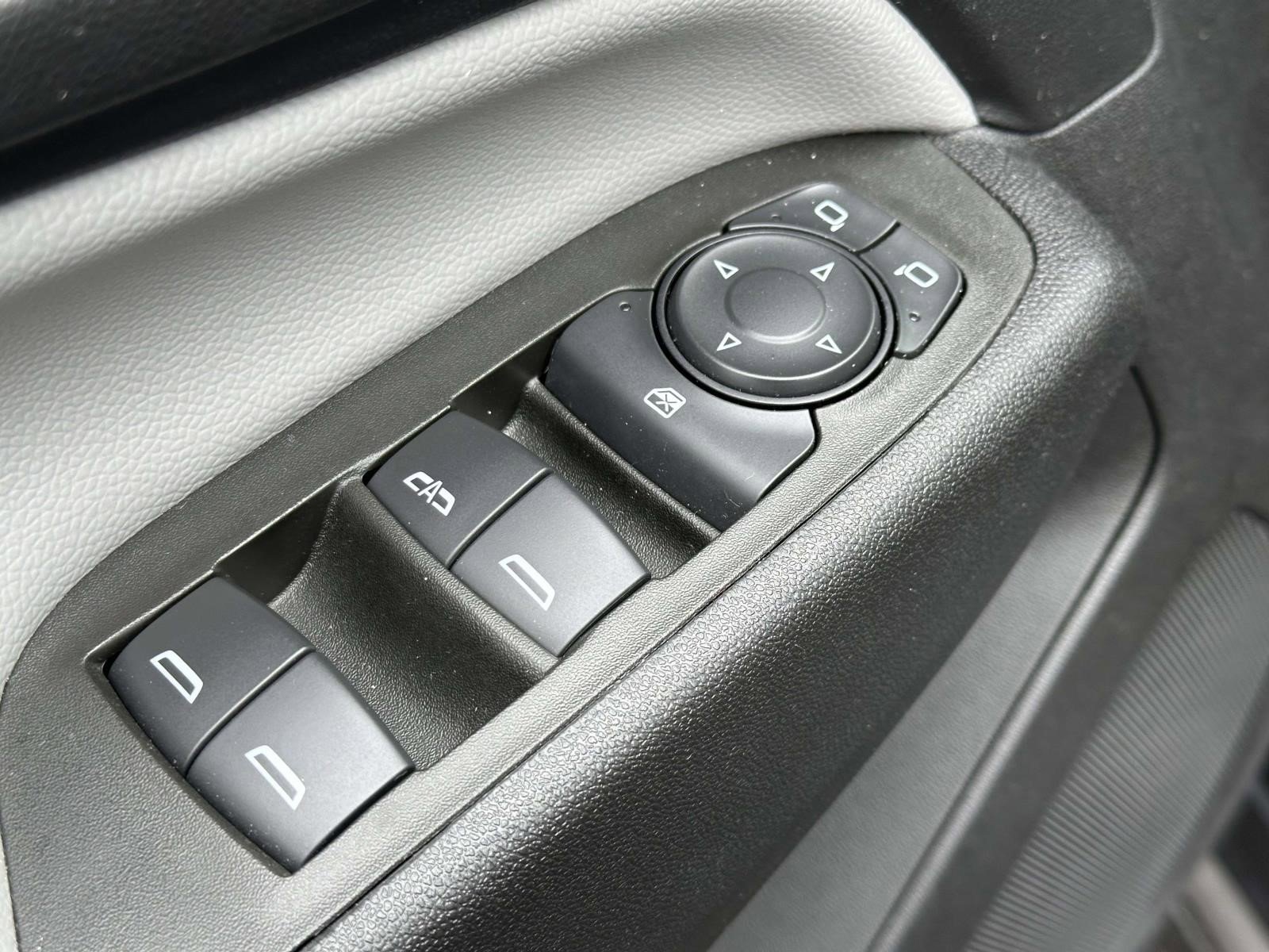 Certified 2024 Chevrolet Equinox LS AWD/4WD image 13