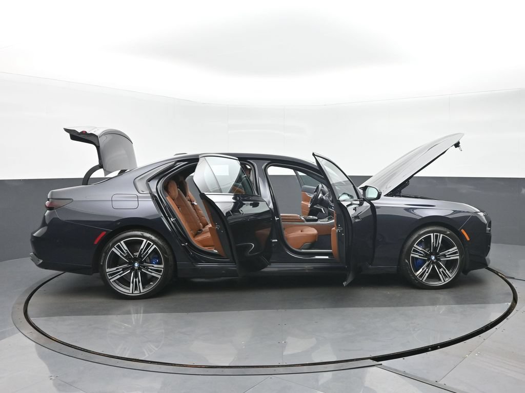 Used 2023 BMW 760i xDrive w/ Luxury Rear Seating Package AWD/4WD image 41