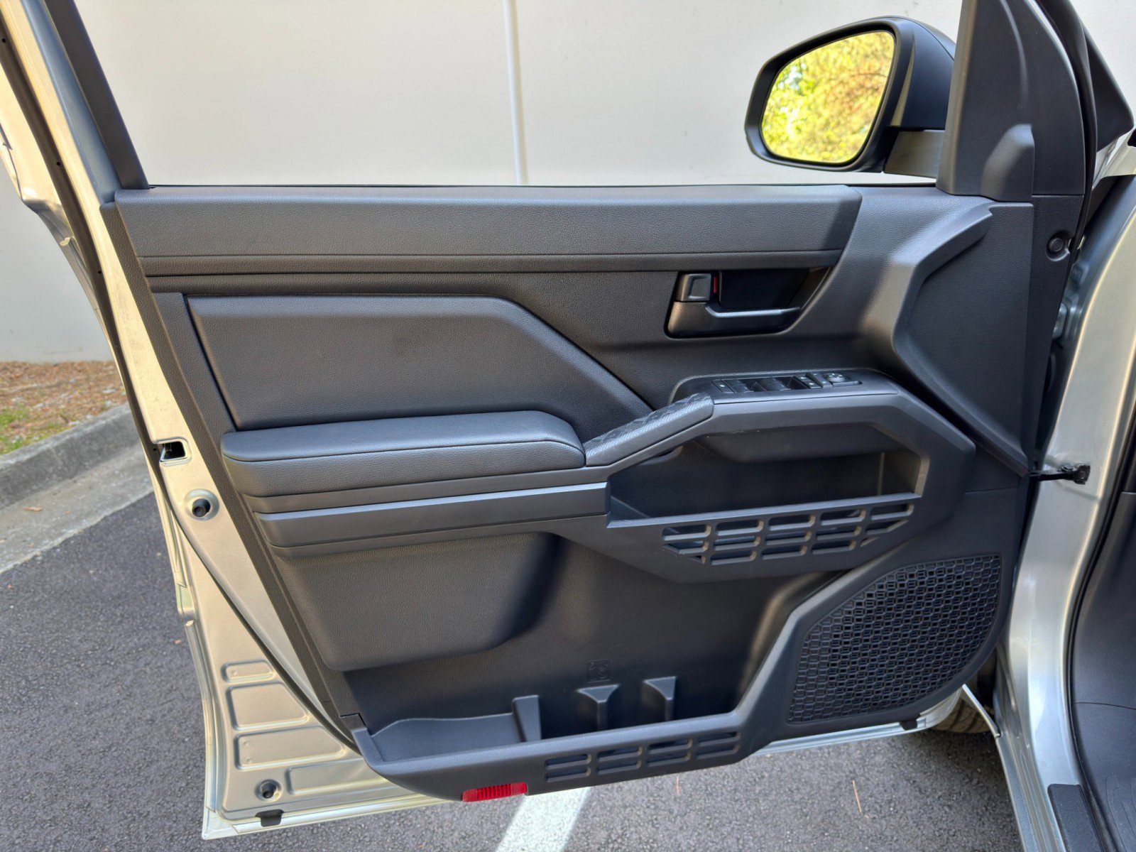 Used 2024 Toyota Tacoma SR image 36