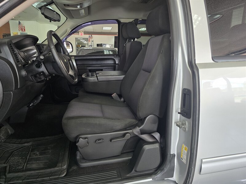 Used 2013 Chevrolet Silverado 1500 LT RWD image 9