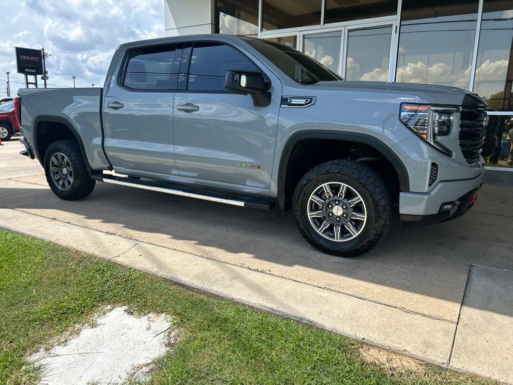 Used 2024 GMC Sierra 1500 AT4 w/ Technology Package AWD/4WD image 2