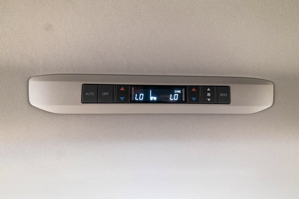 Certified 2025 Toyota Sienna XLE w/ XLE Plus Package FWD image 36