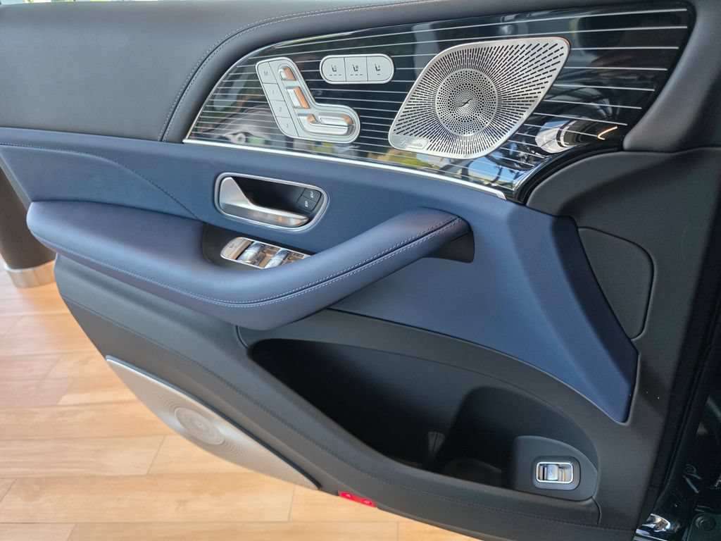 New 2026 Mercedes-Benz Maybach GLS 600 4MATIC image 19