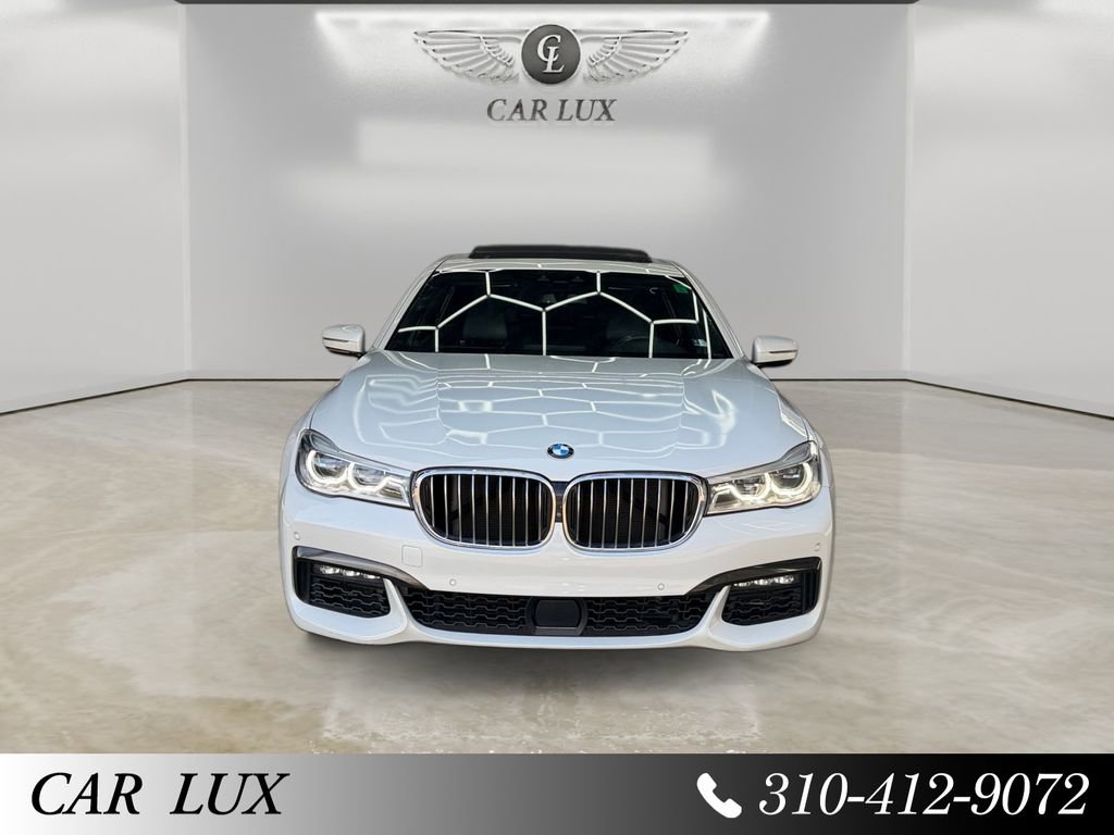 Used 2019 BMW 750i image 8