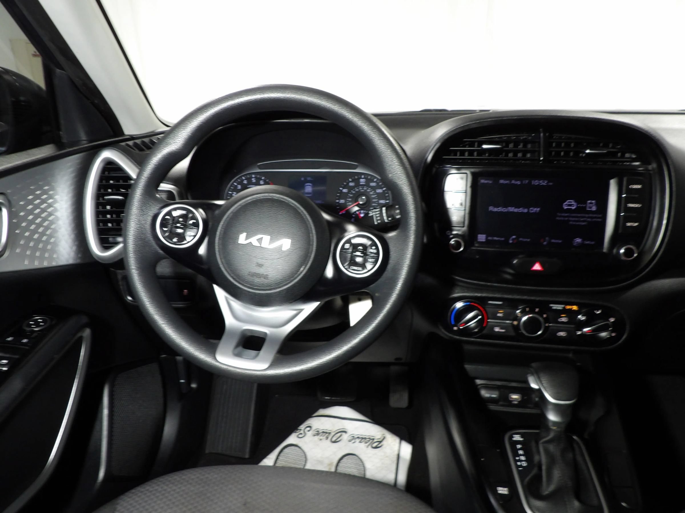 Used 2022 Kia Soul LX FWD image 10