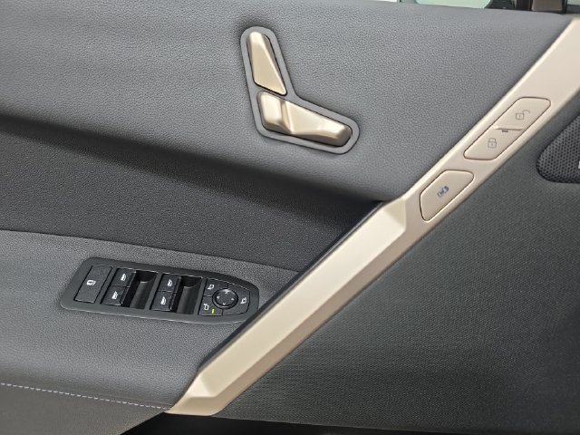 Certified 2026 BMW iX xDrive45 AWD/4WD image 25