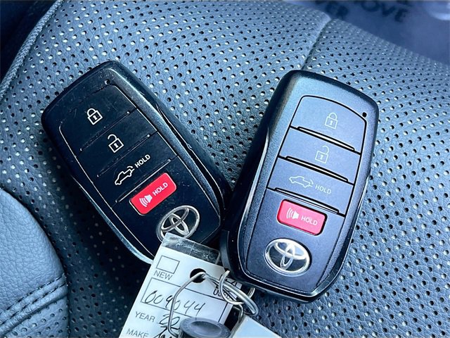 Used 2022 Toyota Tundra Limited image 32