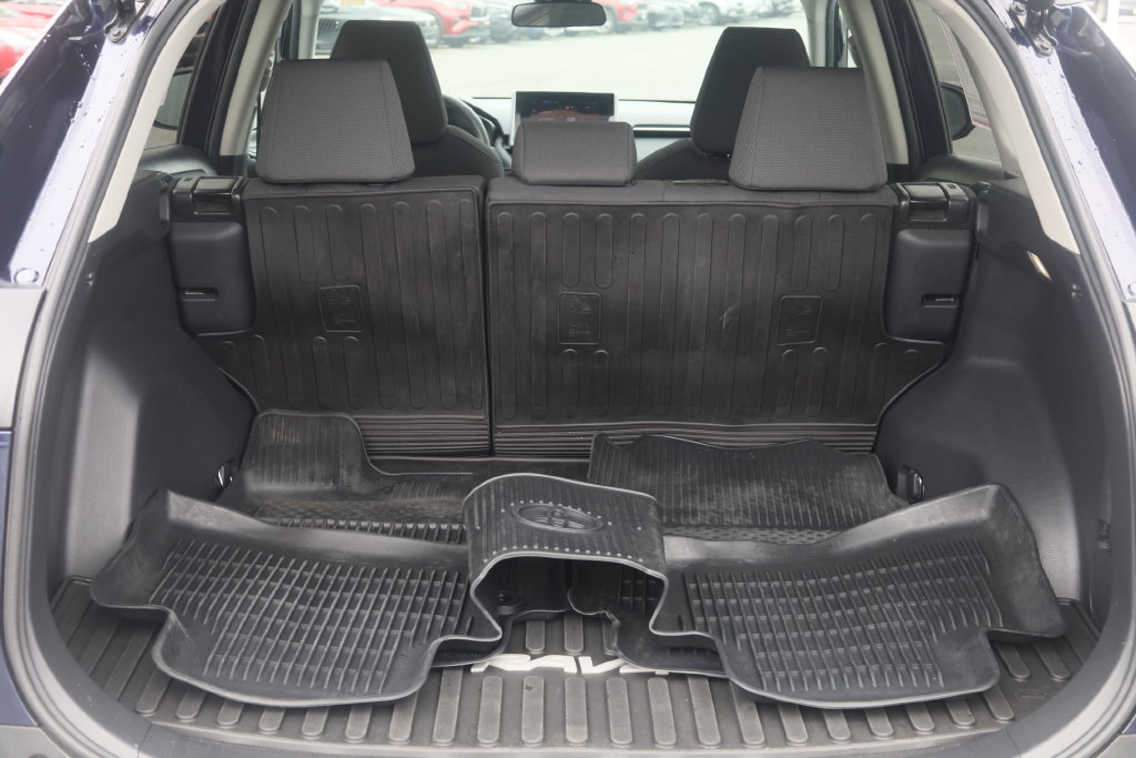 Used 2024 Toyota RAV4 XLE w/ Convenience Package AWD/4WD image 30