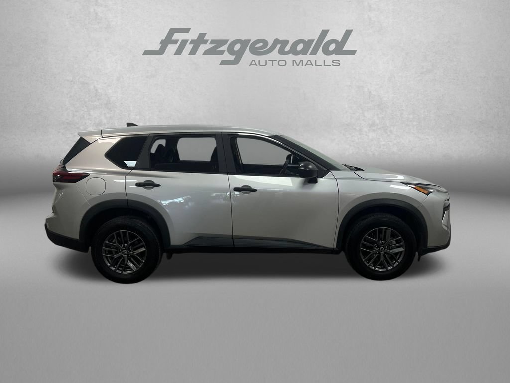 Used 2024 Nissan Rogue S FWD image 7