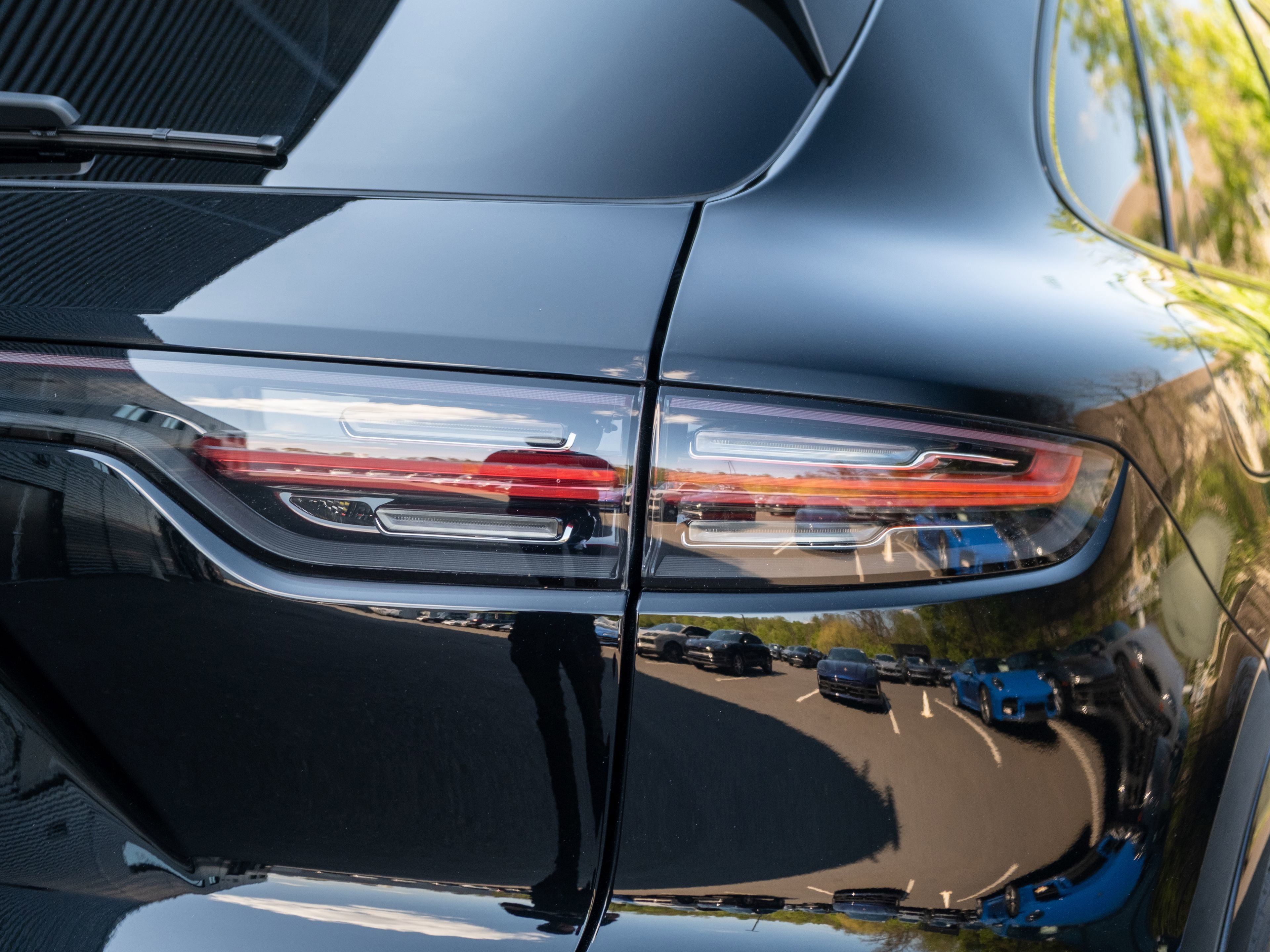 Certified 2022 Porsche Cayenne E-Hybrid AWD/4WD image 38