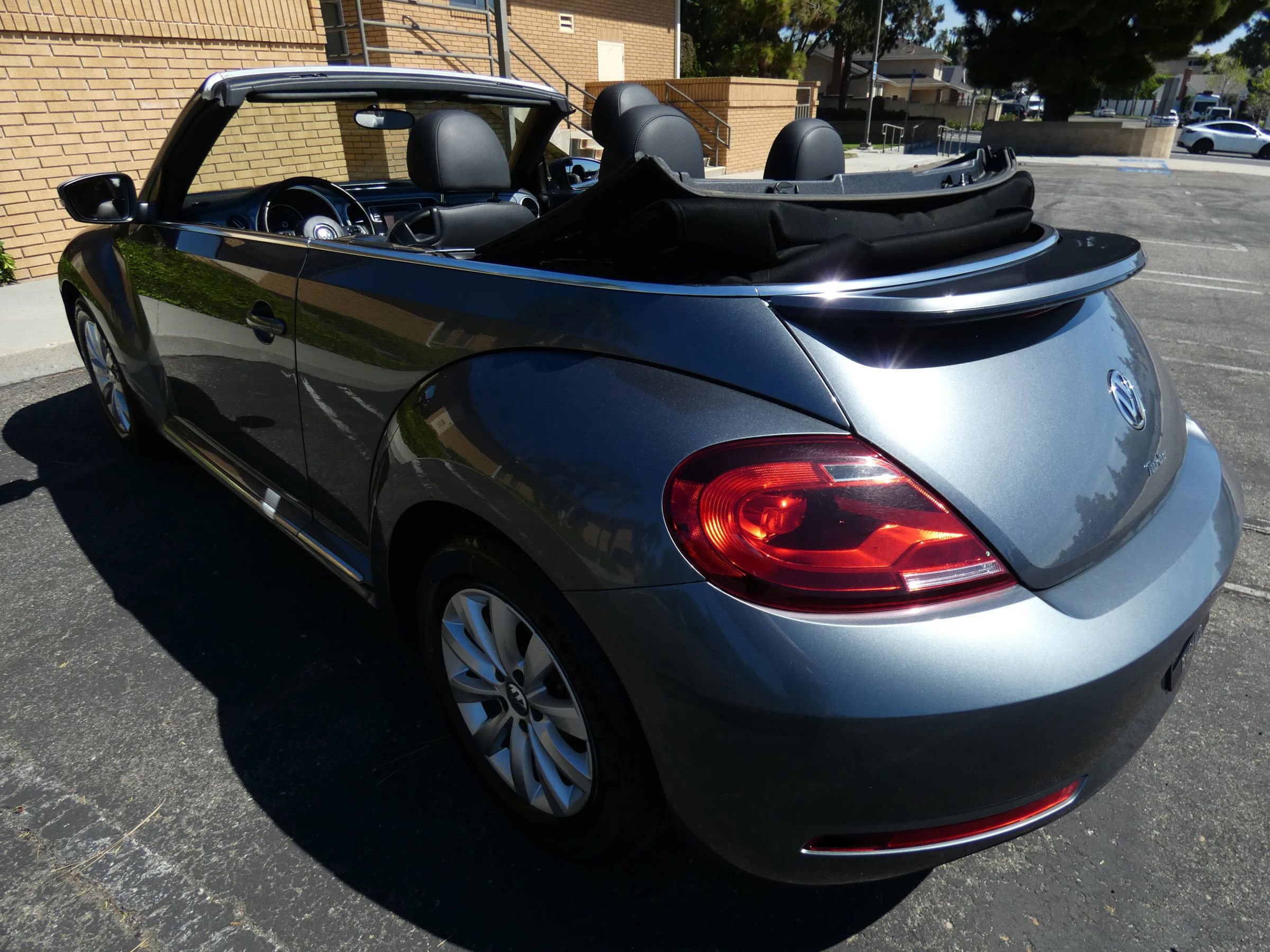 Used 2018 Volkswagen Beetle 2.0T S image 13