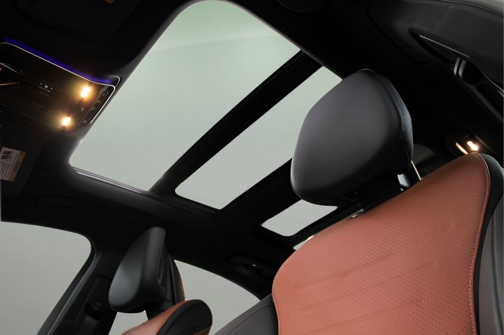 Used 2024 Mercedes-Benz C 300 Sedan image 31