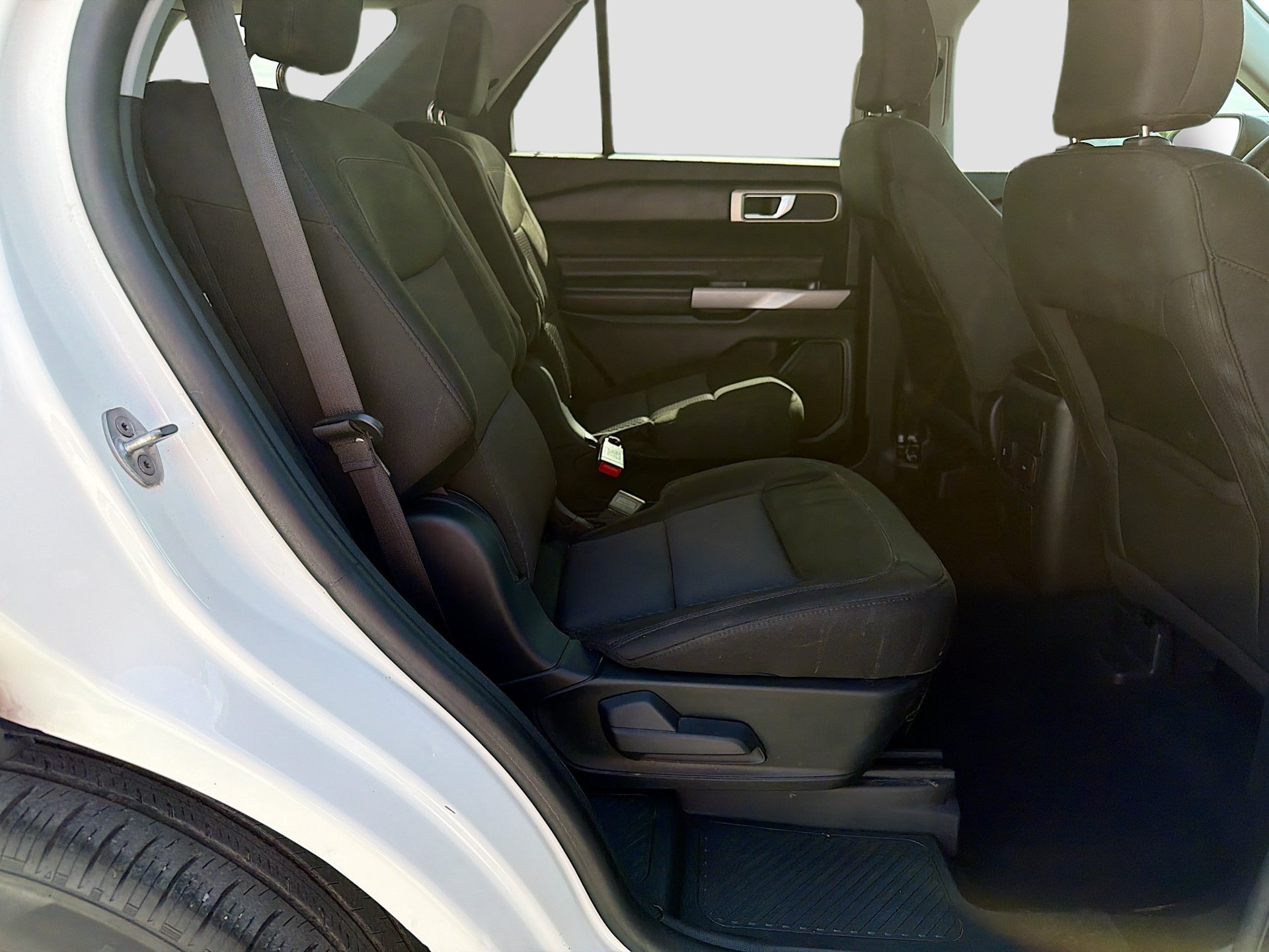 Used 2023 Ford Explorer XLT RWD image 30