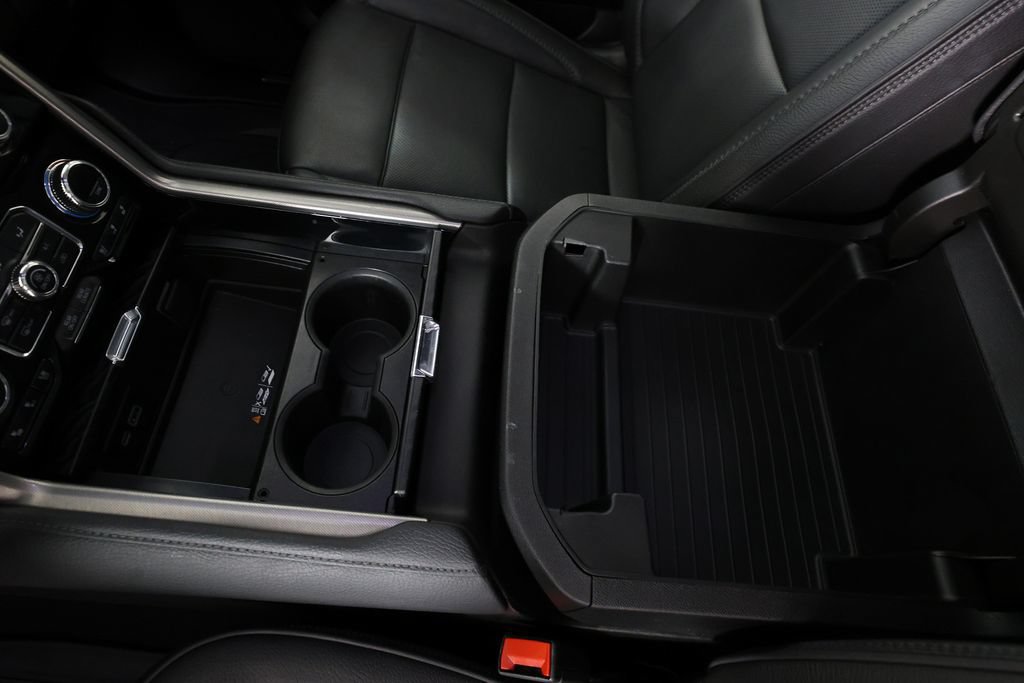 Used 2024 GMC Yukon Denali RWD image 40