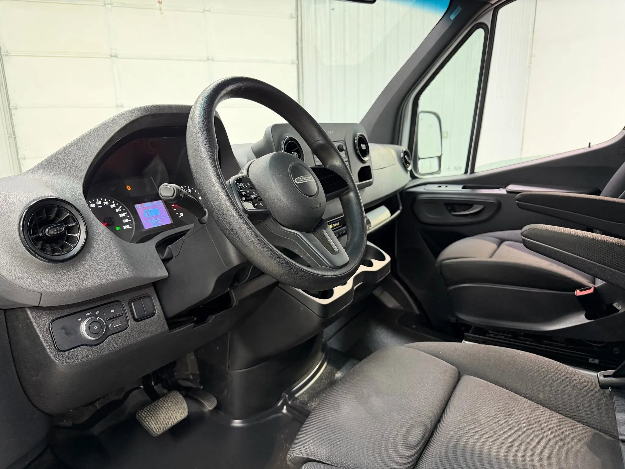 Used 2021 Freightliner Sprinter 2500 image 11