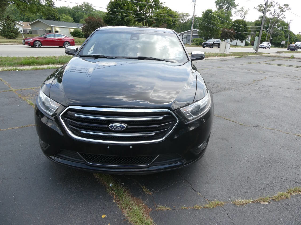 Used 2019 Ford Taurus Limited image 2