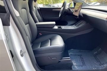 Used 2023 Tesla Model Y Long Range AWD/4WD image 7