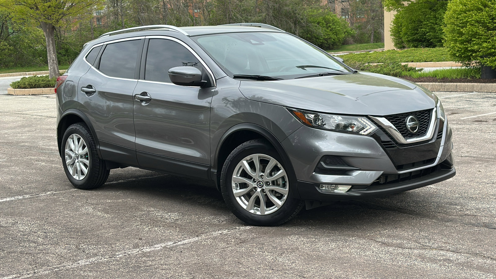 Certified 2021 Nissan Rogue Sport SV image 1