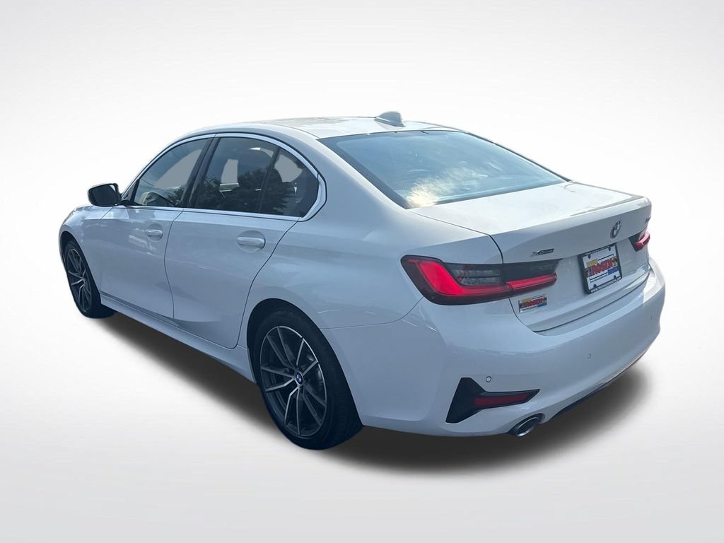Used 2021 BMW 330i xDrive Sedan w/ Convenience Package AWD/4WD image 3