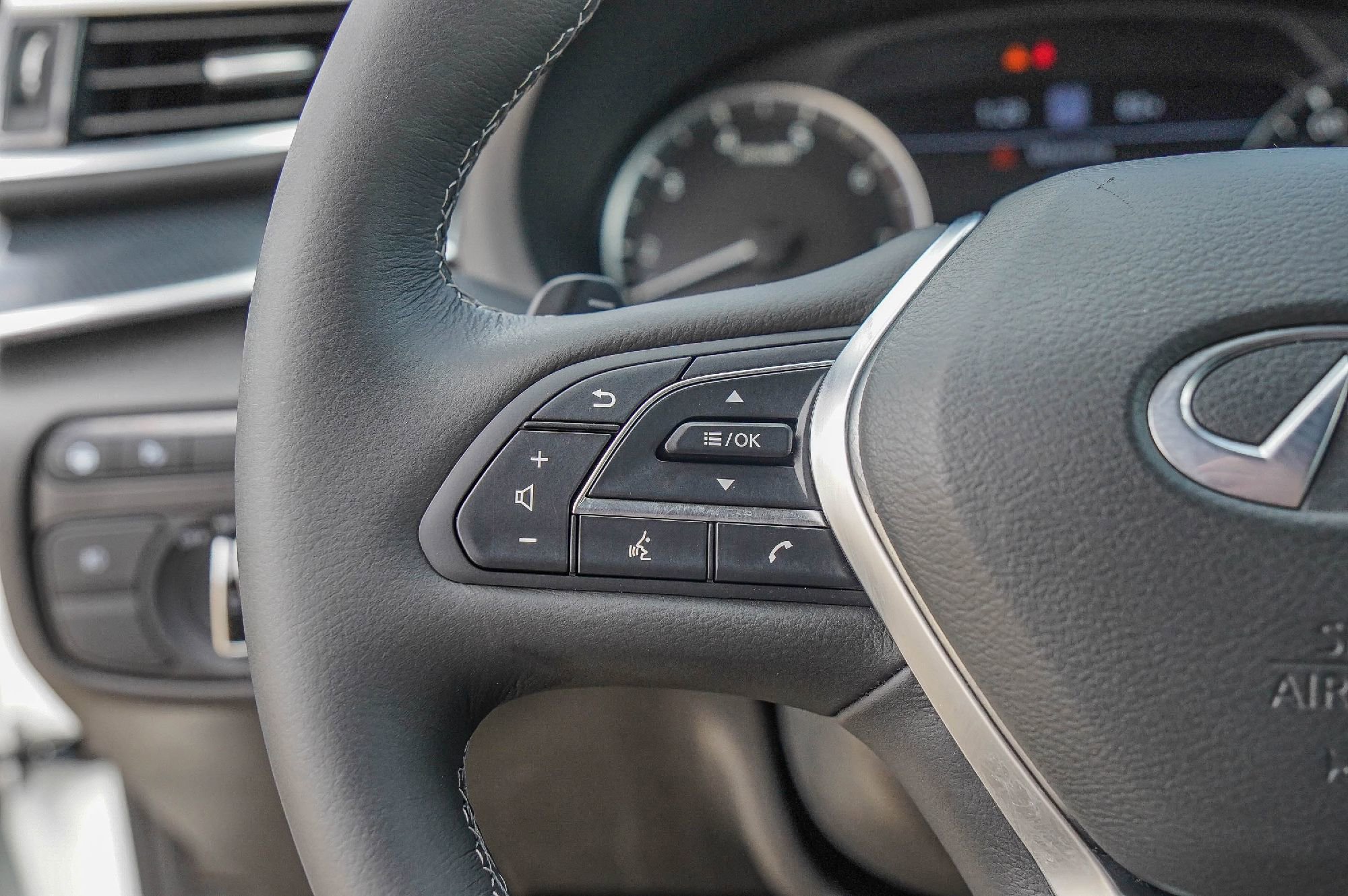 Certified 2025 INFINITI QX50 Sport w/ Cargo Package image 13