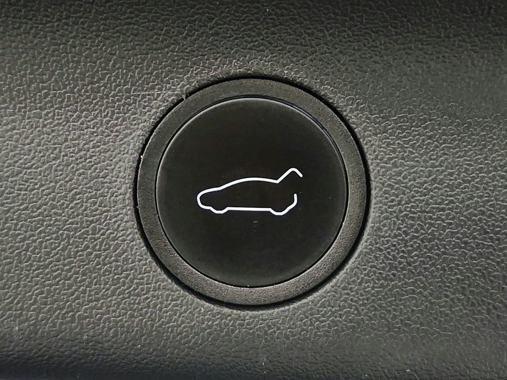 Used 2023 Tesla Model Y Long Range image 28