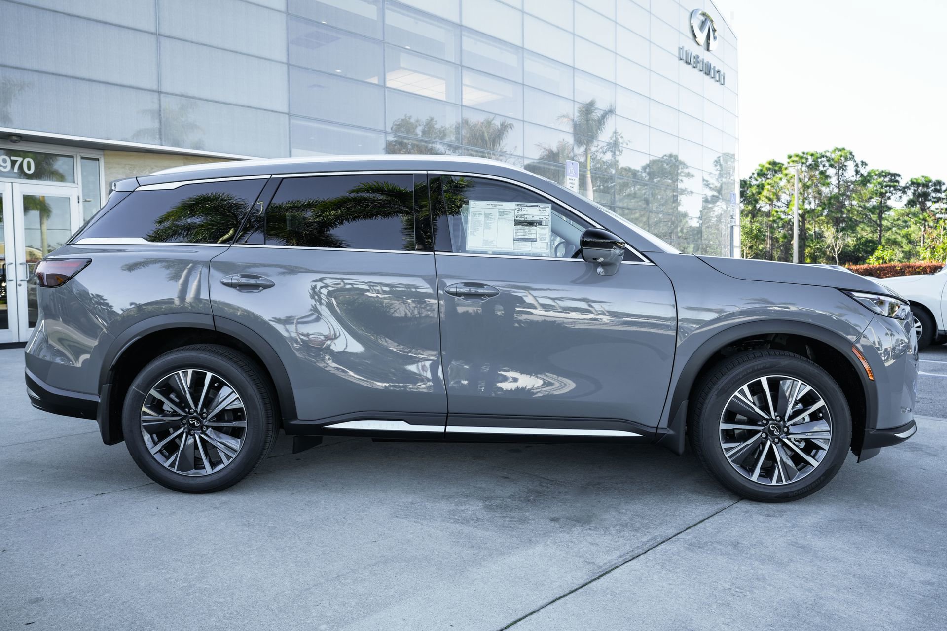 New 2026 INFINITI QX60 Luxe w/ Cargo Package image 23