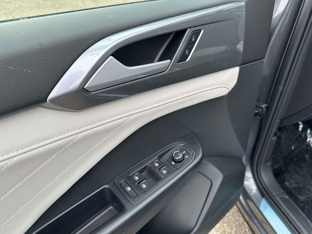 New 2026 Volkswagen Taos SEL AWD/4WD image 12