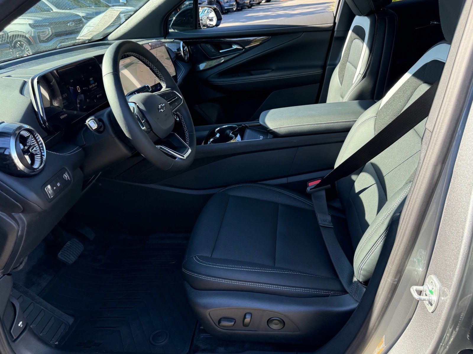 New 2026 Chevrolet Blazer EV LT image 11