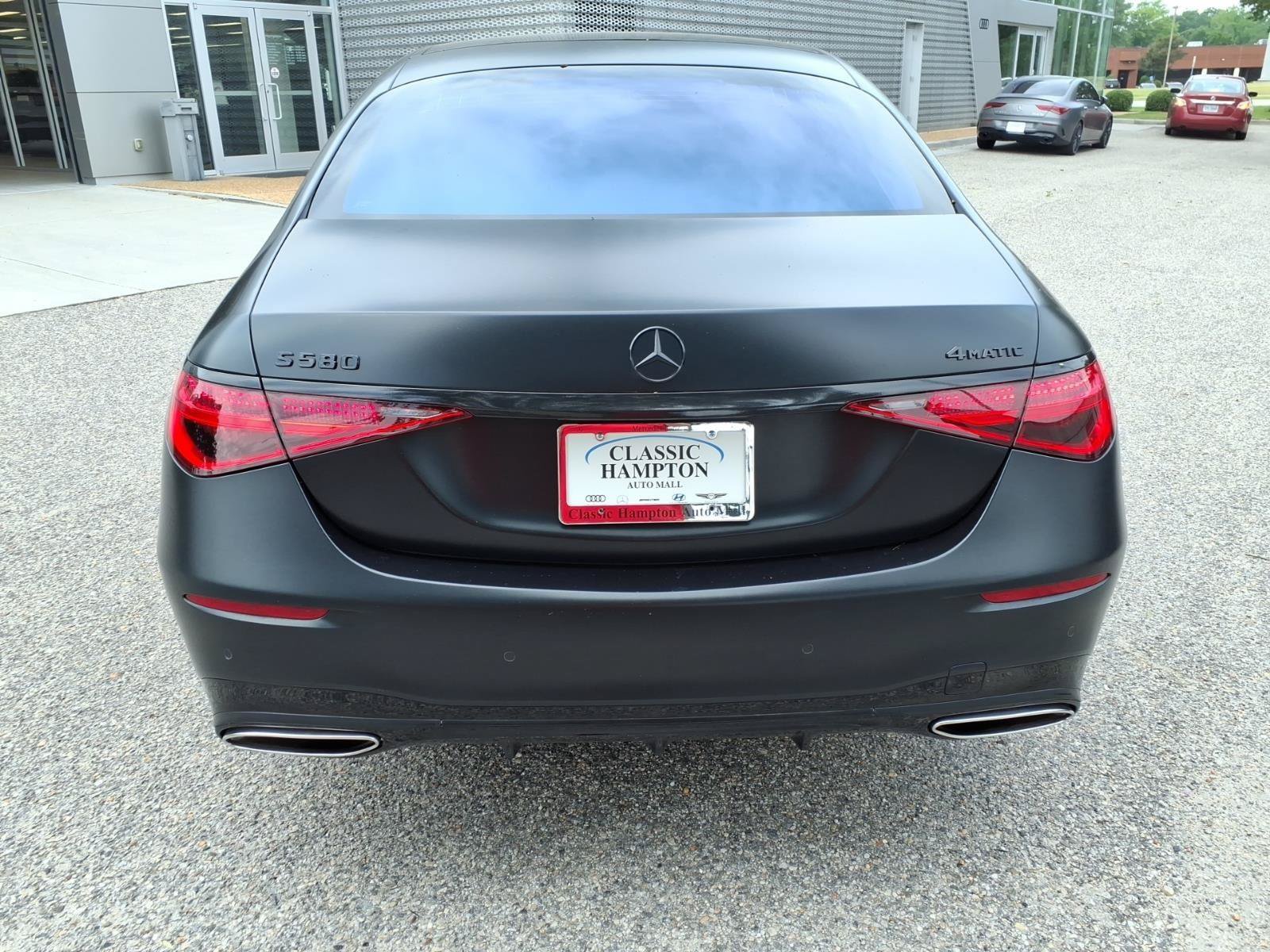 Used 2022 Mercedes-Benz S 580 4MATIC Sedan w/ AMG Line Package image 6